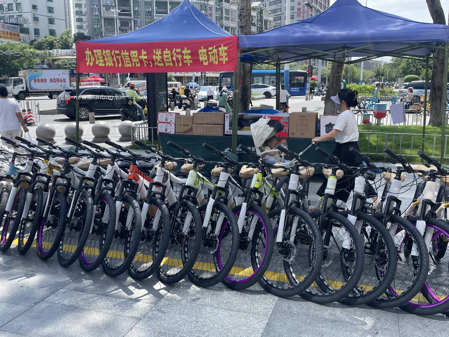 这些地推办卡的，牛x    有图有真相 - 线报酷